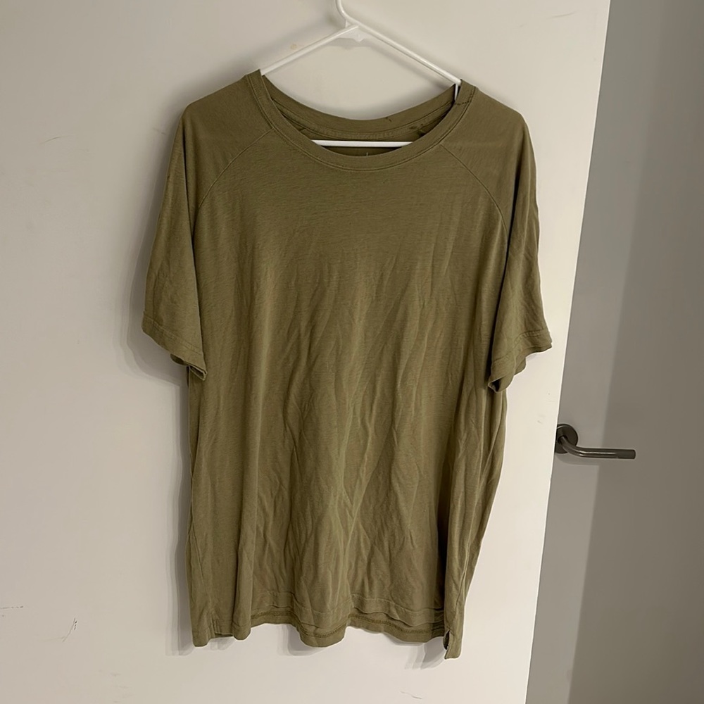 Olive Alo t shirt- size XL